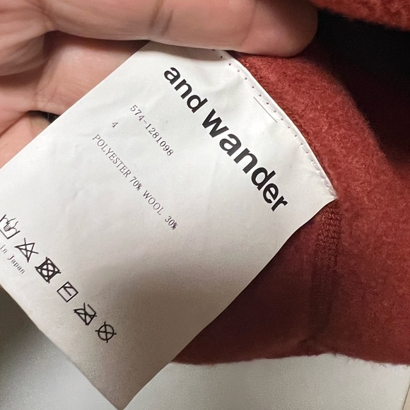 AND WANDER unisex Calamai Fleece & wool tech pullover Sweater in Rust - Picture 4 of 10